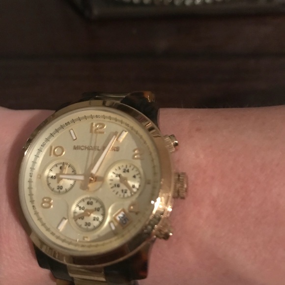 Michael Kors Watch - Picture 3 of 4